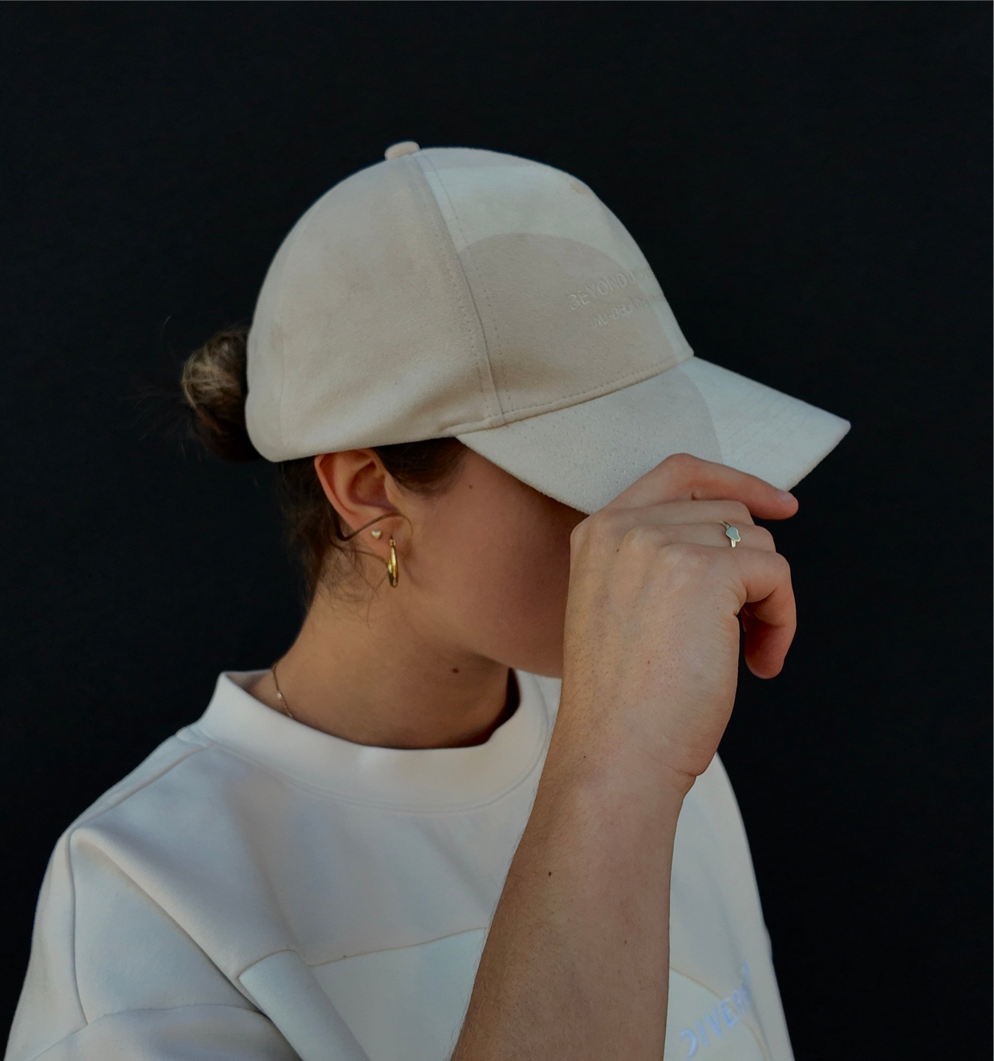 Vegan Suede Cap Sand