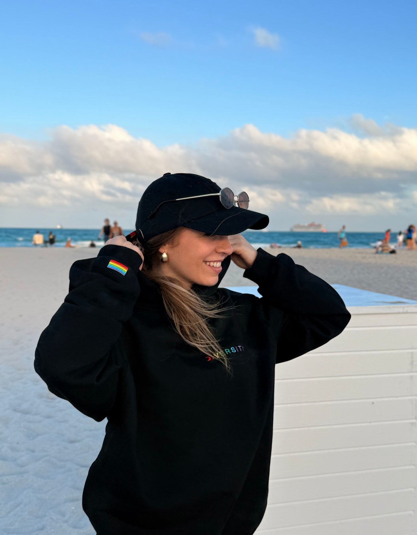 *PRÉ-VENTE* Heavyweight Beyond Hoodie - Noir